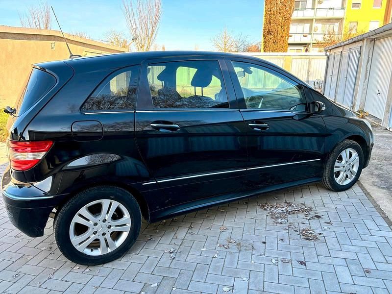 Gebraucht Mercedes B200 Avantgarde 136 PS (100 kW) 2006 Schwarz Van / Kleinbus