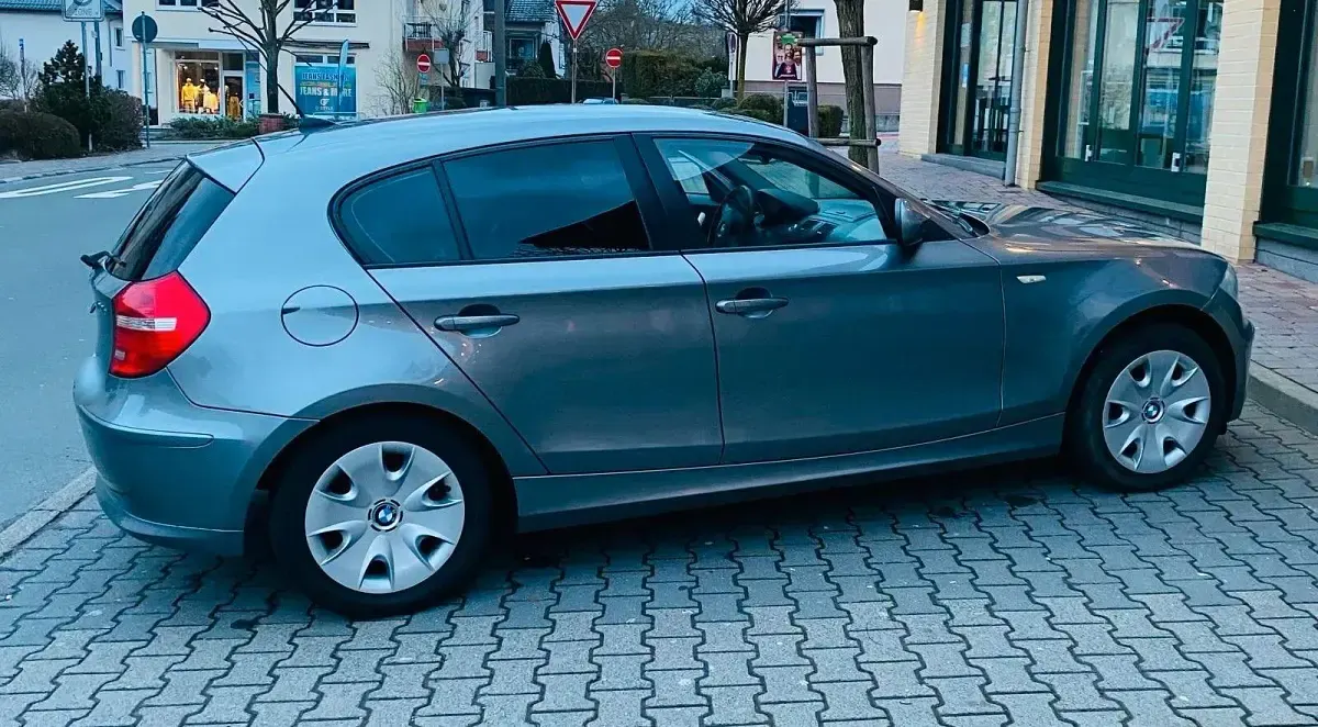 Gebraucht BMW 120 Performance 177 PS (130 kW) 2010 Grau Kleinwagen