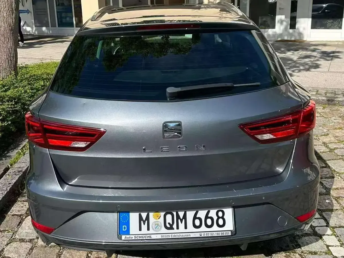 Używany Seat Leon 116 KM (85 kW) 2018 Srebrny Kombi
