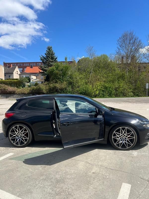 Usata VW Scirocco 200 CV (147 kW) 2009 Nero Coupé