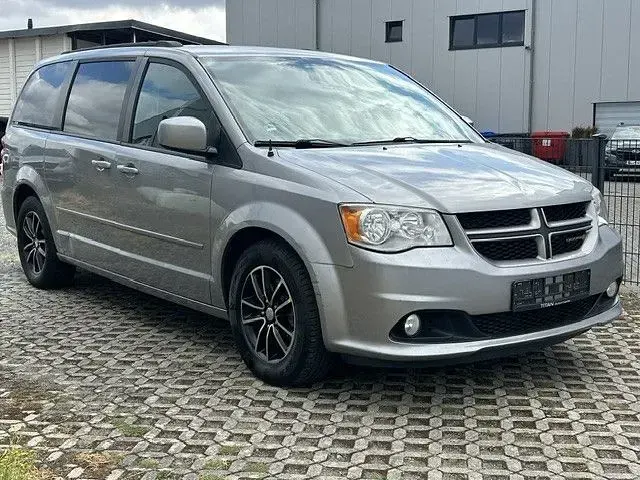Gebraucht Dodge Grand Caravan 287 PS (211 kW) 2017 Grau Van / Kleinbus