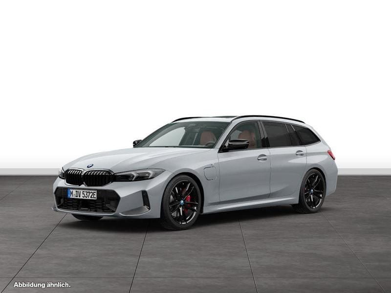Brooklyn grau metallic Gebraucht 2024 BMW 330e Comfort Edition Kombi | 53.114 € (Teuer) - Bild 1/4