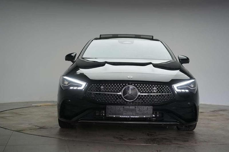 Gebraucht Mercedes CLA200 AMG 163 PS (119 kW) 2025 Kosmosblack Kombi