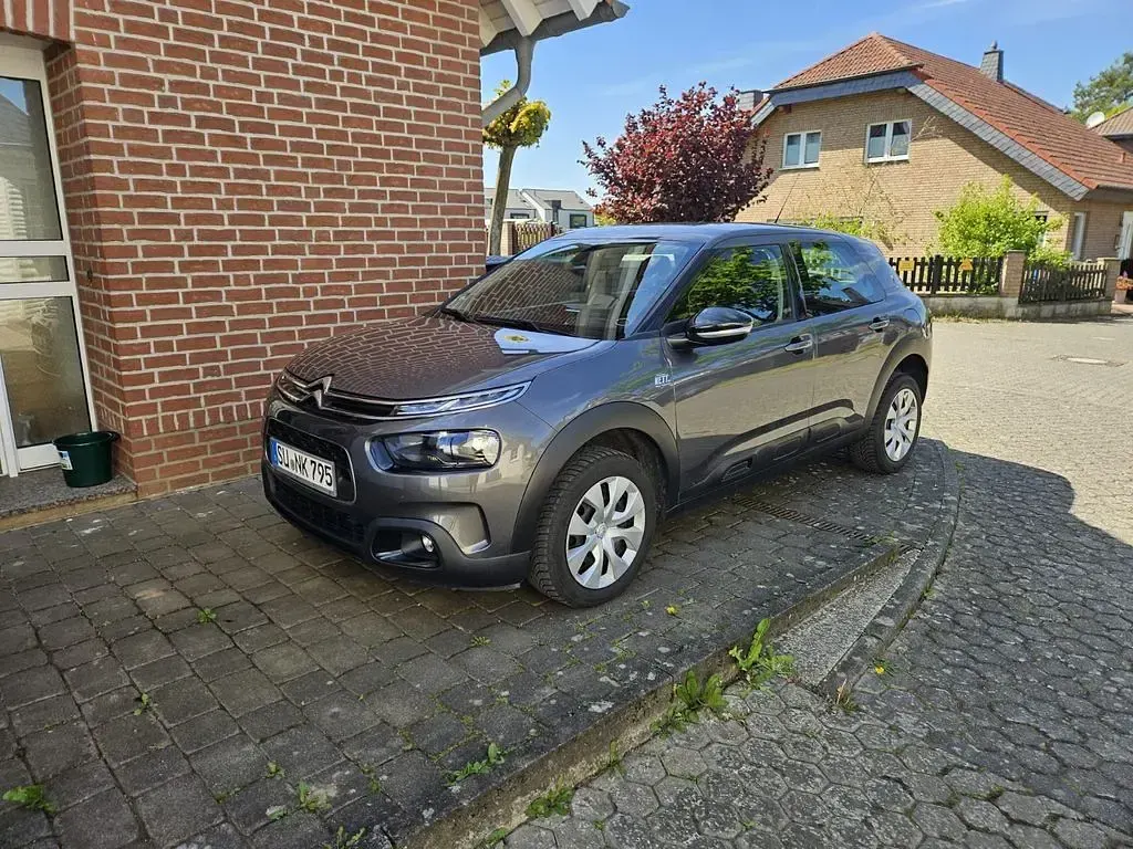 Używany Citroën C4 Feel 110 KM (80 kW) 2018 Szary Sedan/Limuzyna