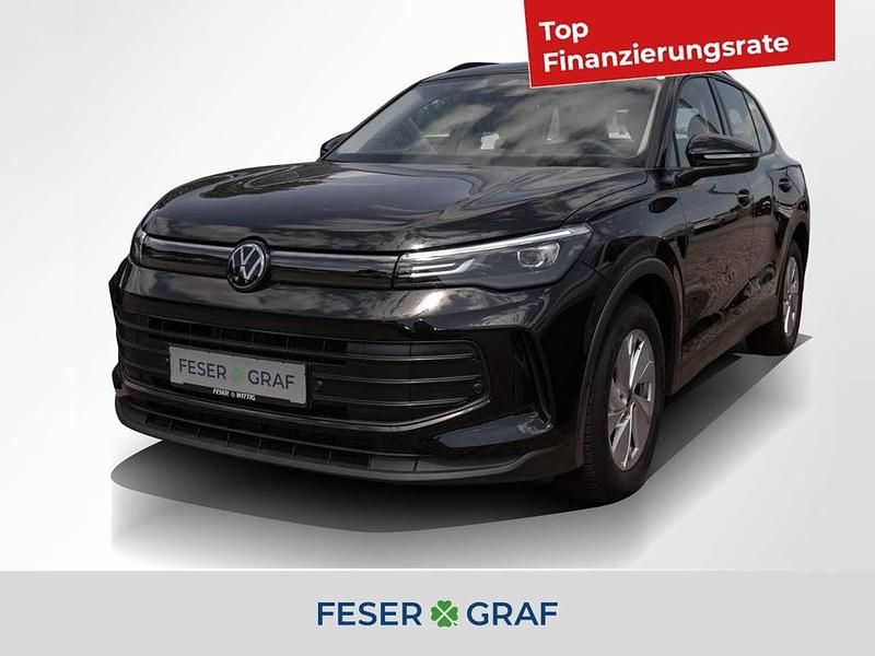 Deep black perleffekt Gebraucht 2024 VW Tiguan Basis SUV | 36.450 € (Guter Preis) - Bild 1/4