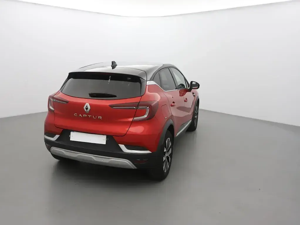 Gebraucht Renault Captur Techno 92 PS (67 kW) 2024 (rouge flamme/noir) SUV