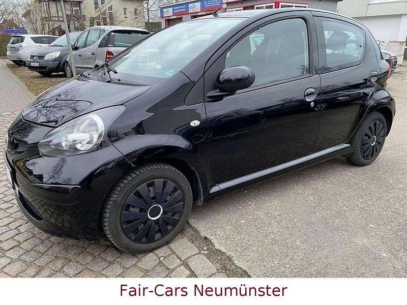 Gebraucht Toyota Aygo 68 PS (50 kW) 2006 Schwarz Kleinwagen