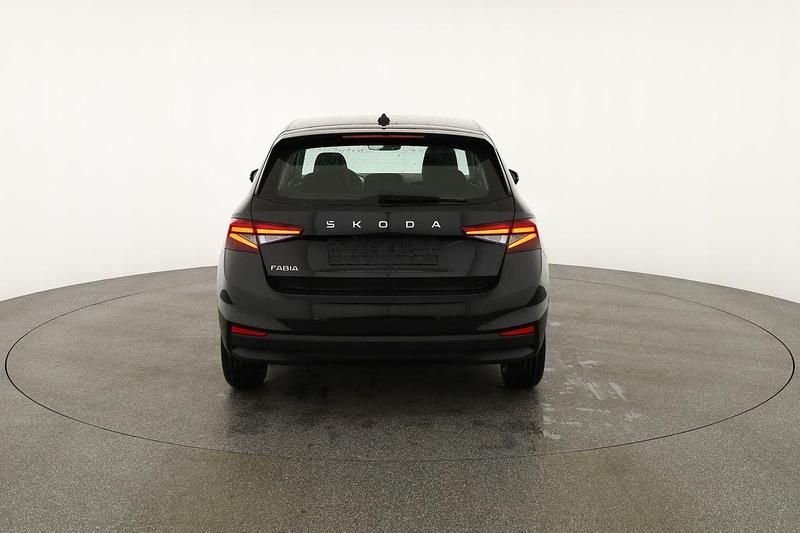 Neu Skoda Fabia Selection 2025 Black magic perleffekt Kleinwagen