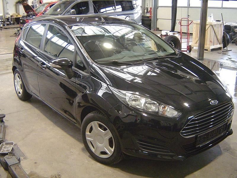 Gebraucht Ford Fiesta Trend 82 PS (60 kW) 2014 Schwarz Limousine
