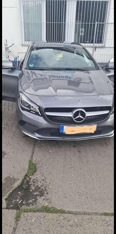 Gebraucht Mercedes CLA180 Shooting Brake AMG line 122 PS (89 kW) 2018 Kombi