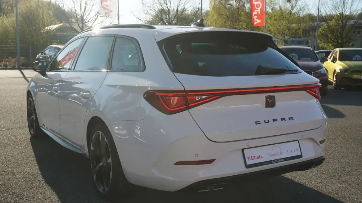 Gebraucht Cupra Leon 300 PS (220 kW) 2023 Pureweiss Kombi