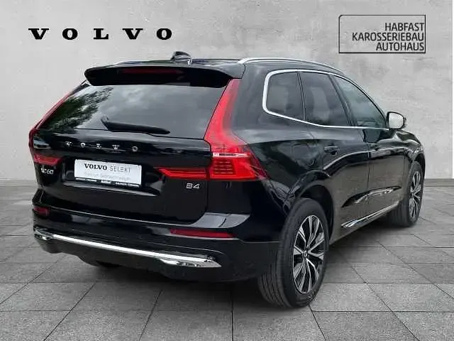 Gebraucht Volvo XC60 145 PS (106 kW) 2023 SUV