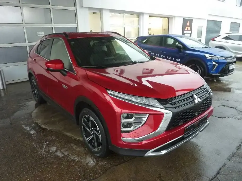 Gebraucht Mitsubishi Eclipse Cross Plus 188 PS (138 kW) 2022 Rot SUV