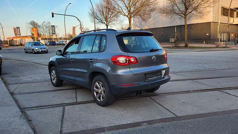 Gebraucht VW Tiguan Style 140 PS (102 kW) 2011 Grau SUV