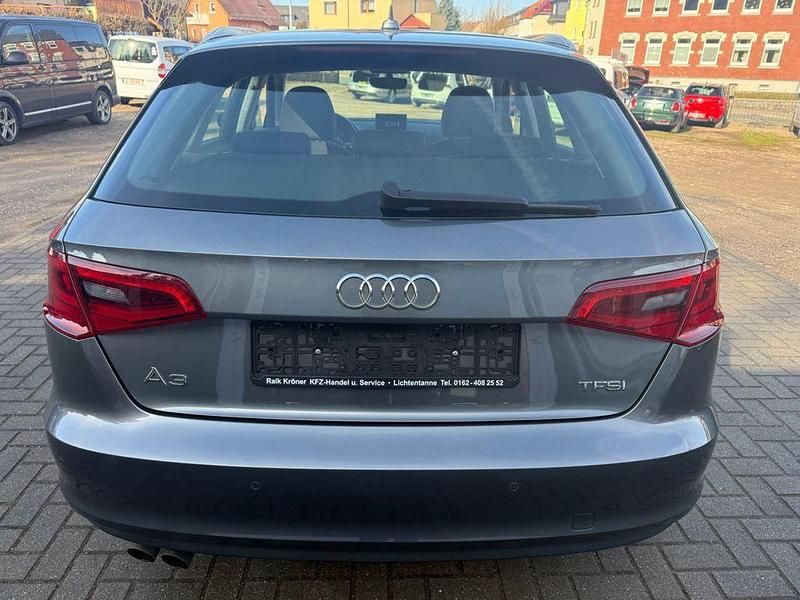 Gebraucht Audi A3 Attraction 125 PS (91 kW) 2016 Grau Limousine