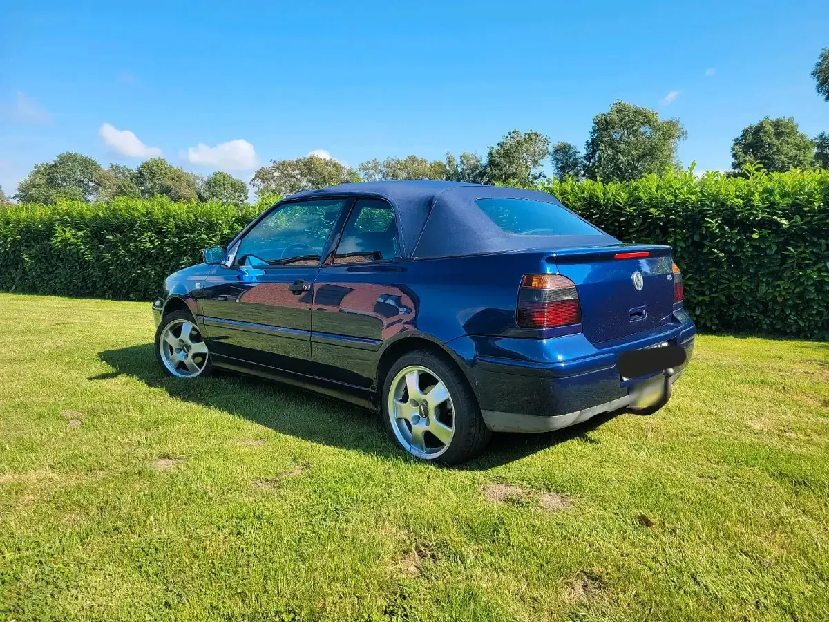Gebraucht VW Golf Cabriolet 115 PS (84 kW) 2002 Blau Cabrio