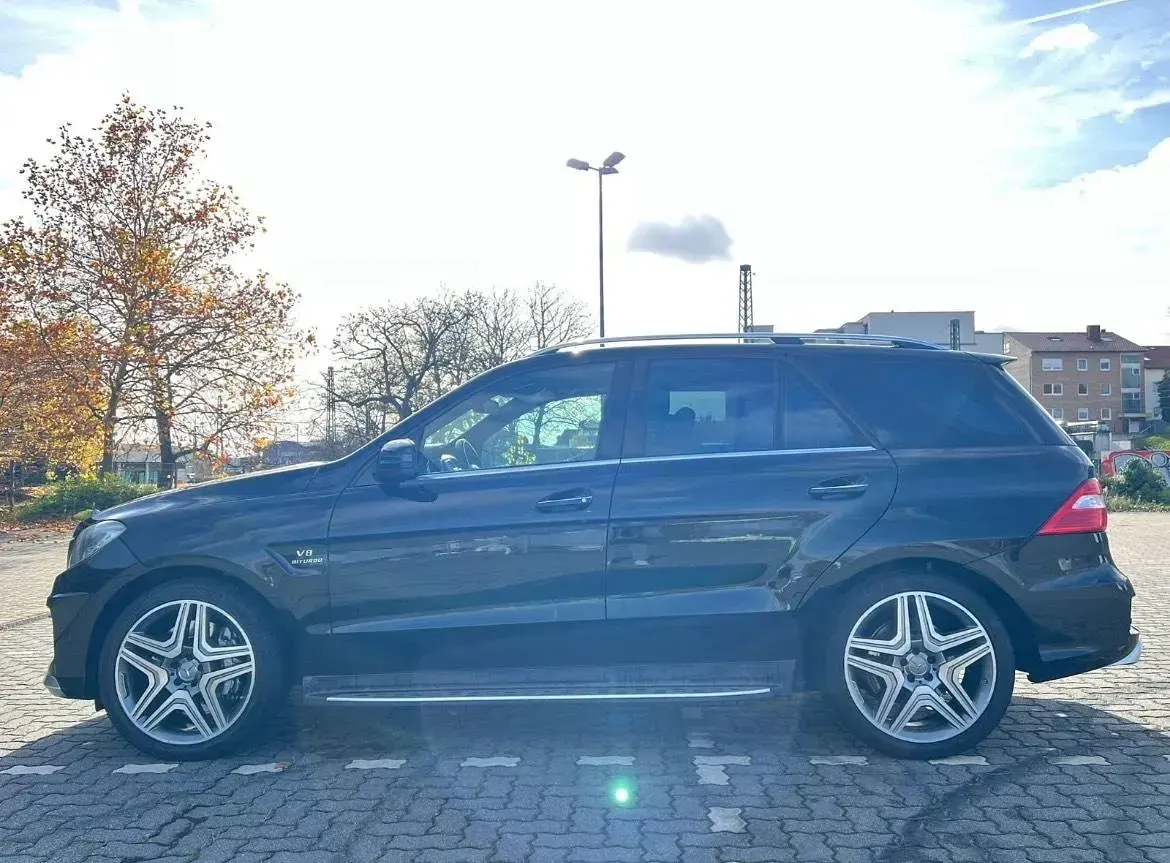 Gebraucht Mercedes ML63 AMG AMG 525 PS (386 kW) 2012 Schwarz SUV