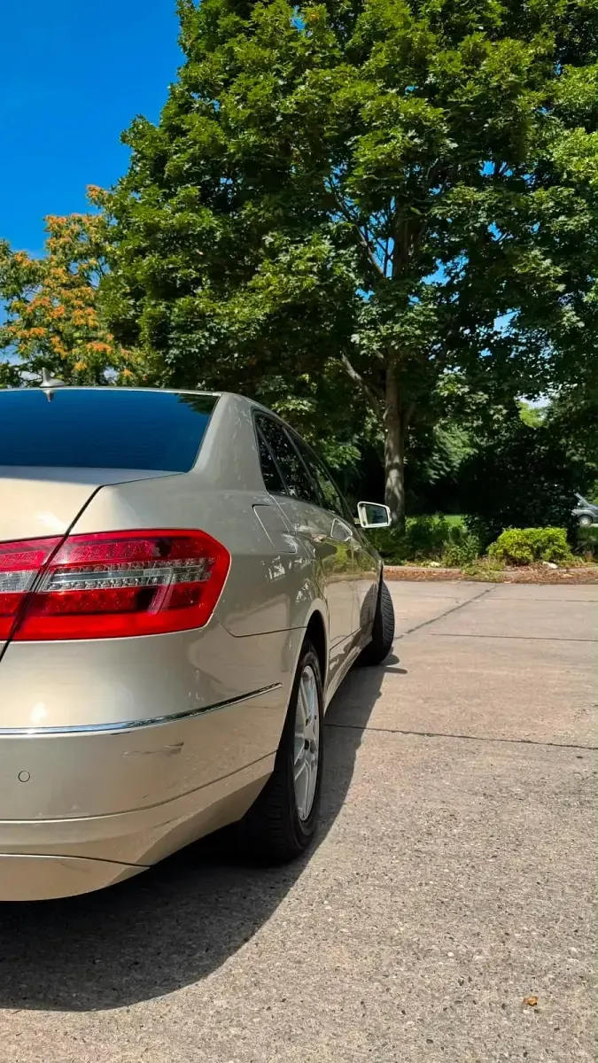 Gebraucht Mercedes E250 204 PS (150 kW) 2009 Beige Limousine