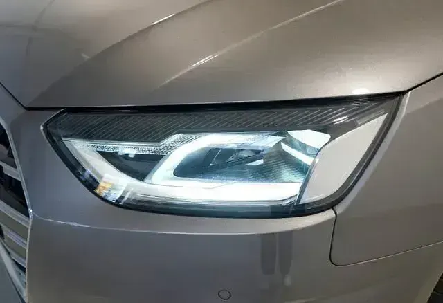 Gebraucht Audi A4 Ambiente 163 PS (119 kW) 2022 Grau Kombi