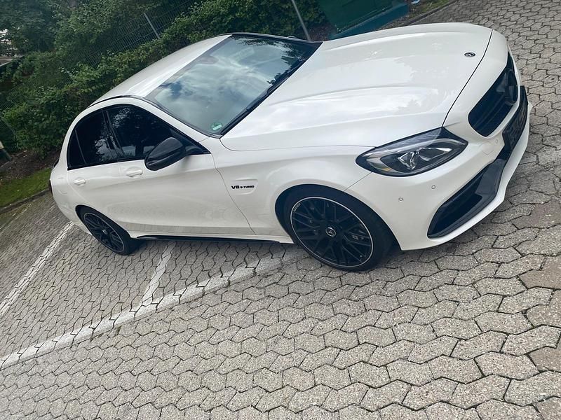 Weiß Gebraucht 2017 Mercedes C63 AMG AMG Limousine | 29.900 € (Superpreis) - Bild 1/4