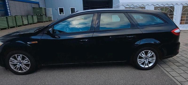 Gebraucht Ford Mondeo 140 PS (102 kW) 2010 Schwarz Kombi