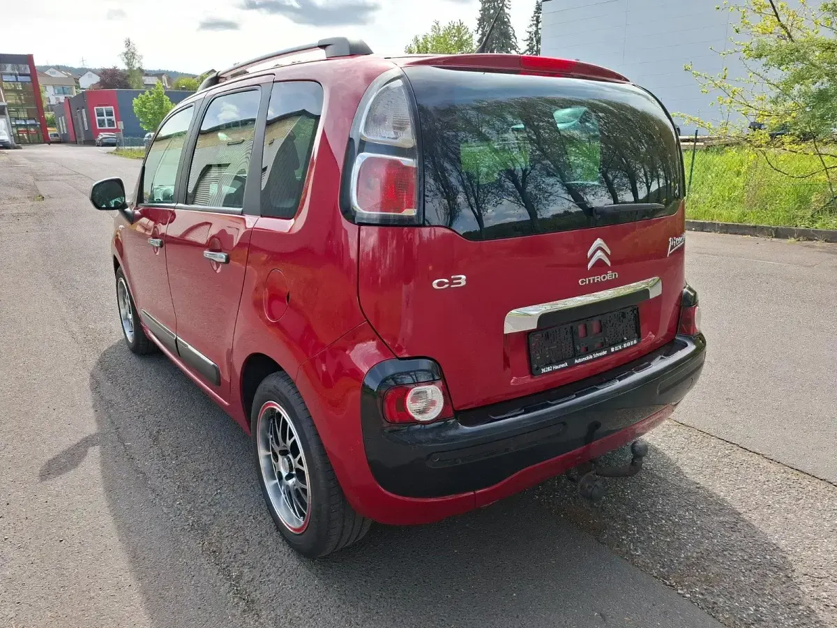 Usado Citroën C3 SELECTION 110 CV (80 kW) 2017 Rojo Monovolumen