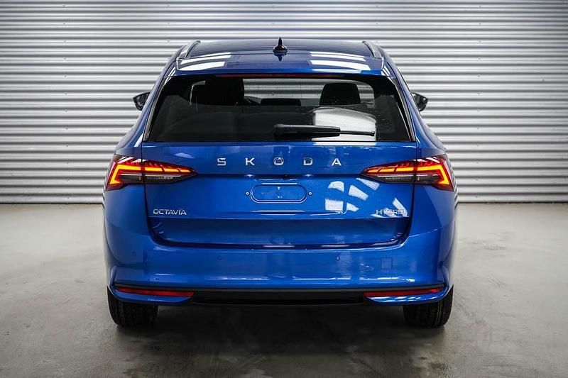 Ny Skoda Octavia Selection 2025 Blå Stationcar