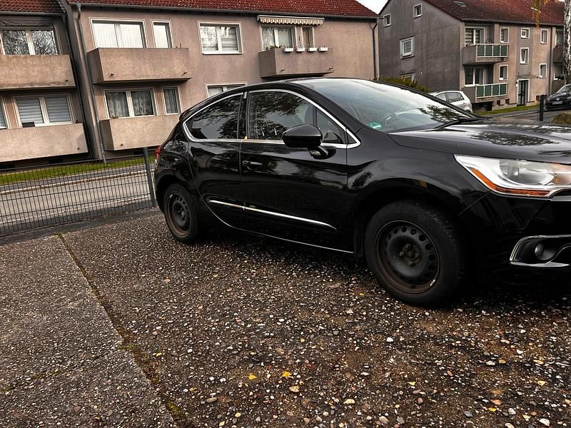Gebraucht Citroën DS4 120 PS (88 kW) 2011 Schwarz Kleinwagen