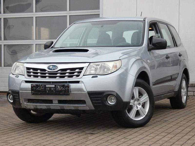 Gebraucht Subaru Forester Active 147 PS (108 kW) 2012 Silber SUV