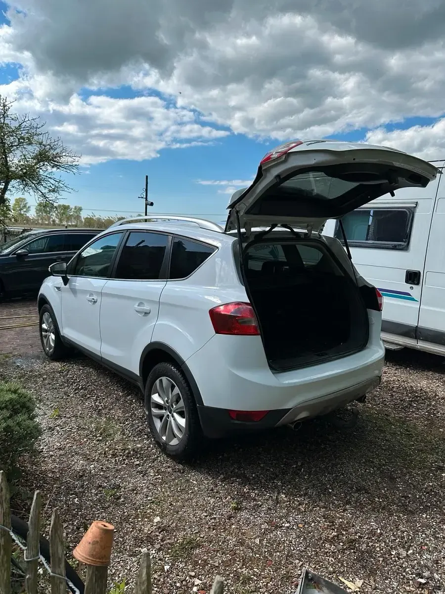 Brugt Ford Kuga 140 HK (102 kW) 2011 Hvid SUV