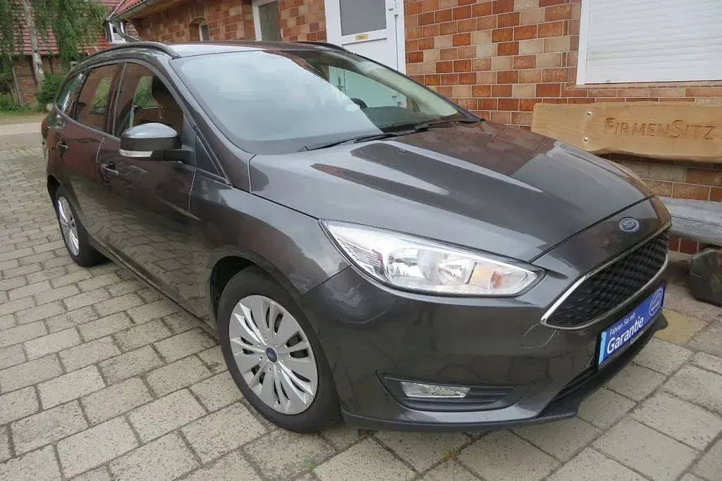 Gebraucht Ford Focus 125 PS (91 kW) 2018 Grau Limousine