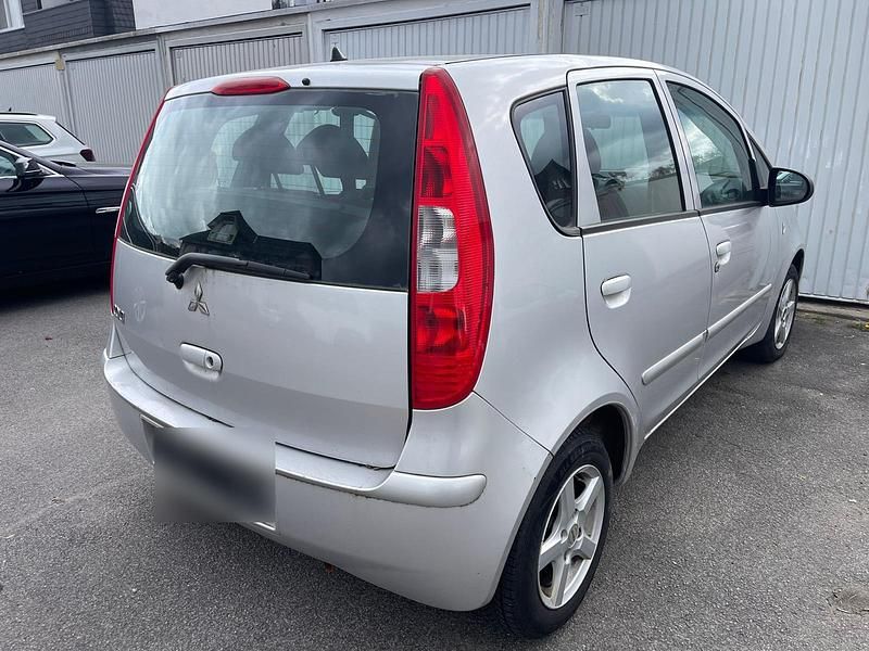 Gebraucht Mitsubishi Colt 95 PS (69 kW) 2006 Silber Limousine