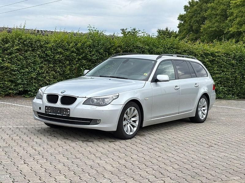 Silber Gebraucht 2008 BMW 520 Advantage Kombi | 2.990 € (Guter Preis) - Bild 1/4