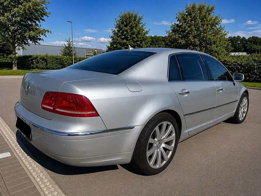 Gebraucht VW Phaeton 239 PS (175 kW) 2011 Silber Limousine