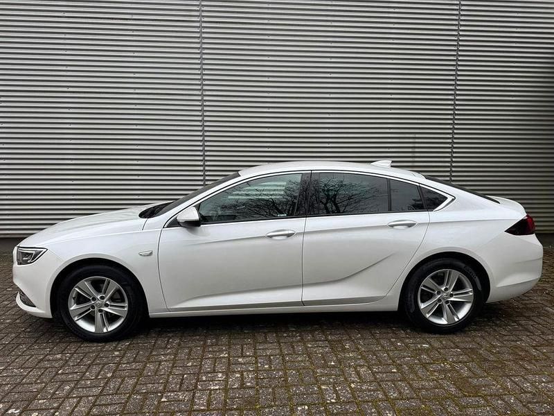Gebraucht Opel Insignia Innovation 165 PS (121 kW) 2018 Weiß Limousine