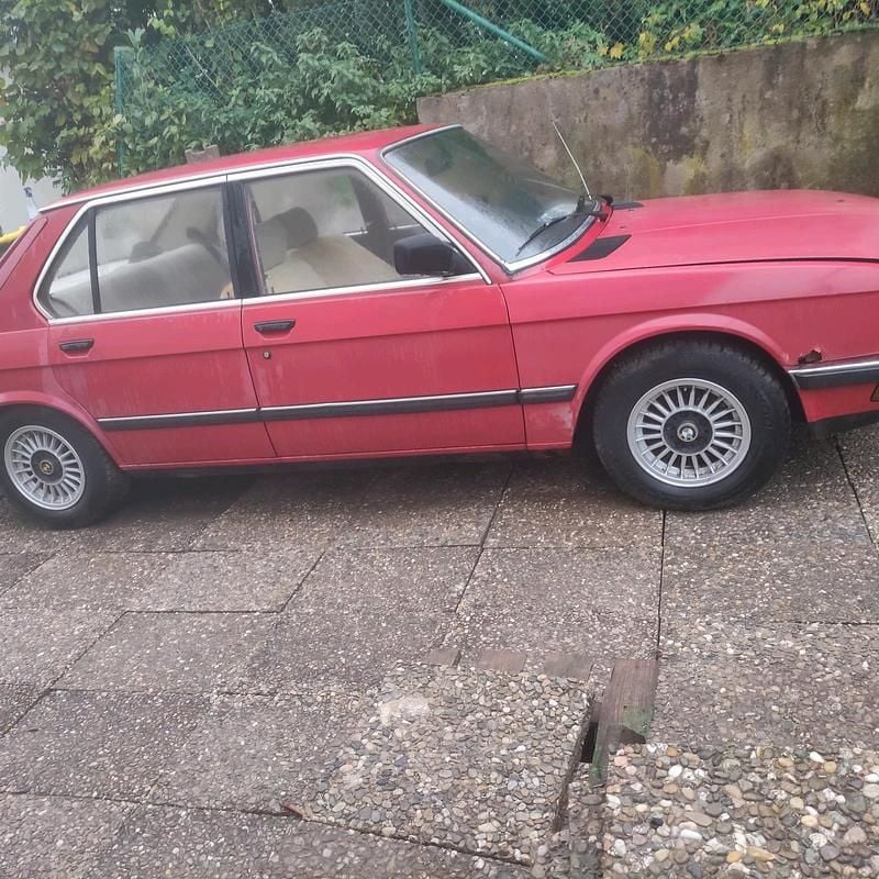 Rot Gebraucht 1986 BMW 518 Limousine | 5.800 € - Bild 1/4