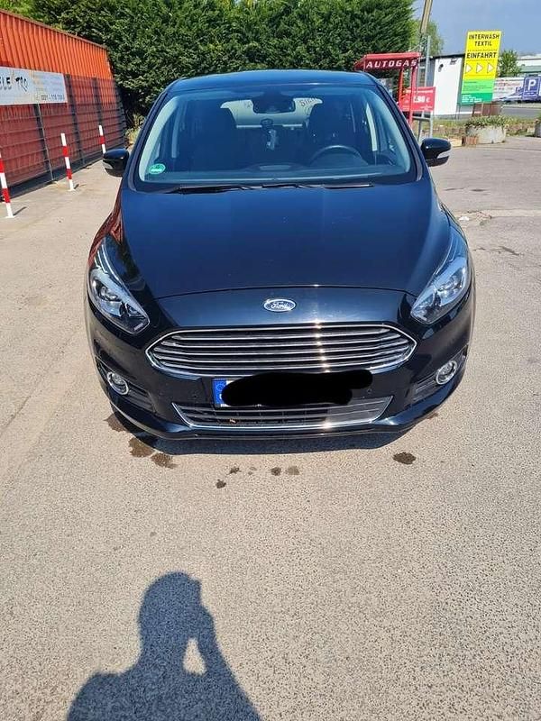 Gebraucht Ford S-MAX Titanium 179 PS (131 kW) 2016 Van / Kleinbus