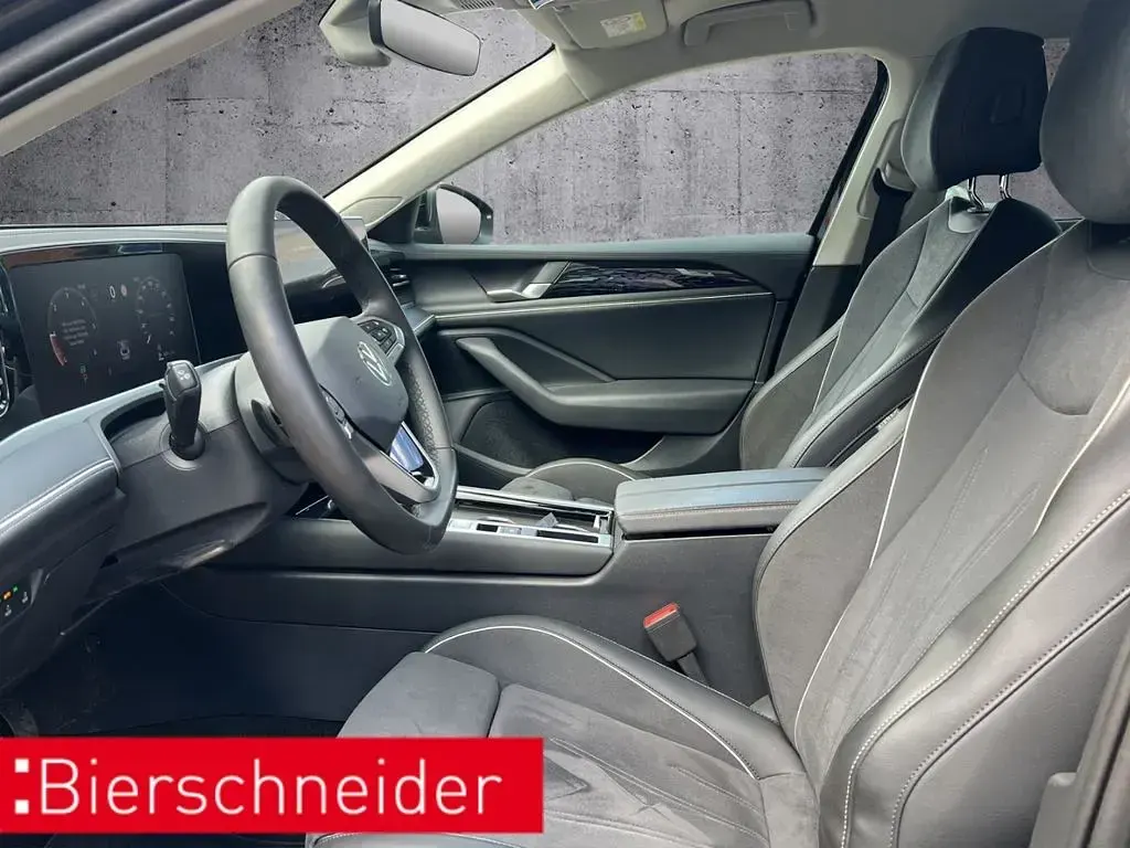 Gebraucht VW Passat Elegance 150 PS (110 kW) 2024 Schwarz Kombi