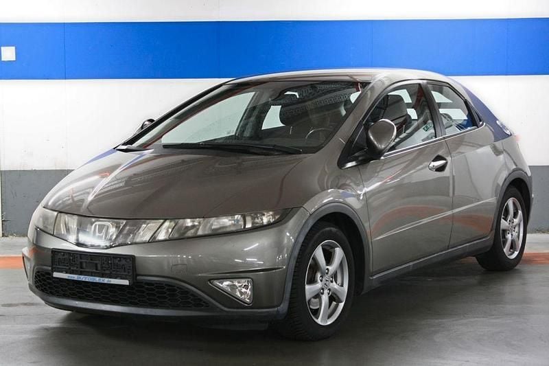 Grau Gebraucht 2006 Honda Civic Sport Limousine | 5.990 € (Fairer Preis) - Bild 1/4