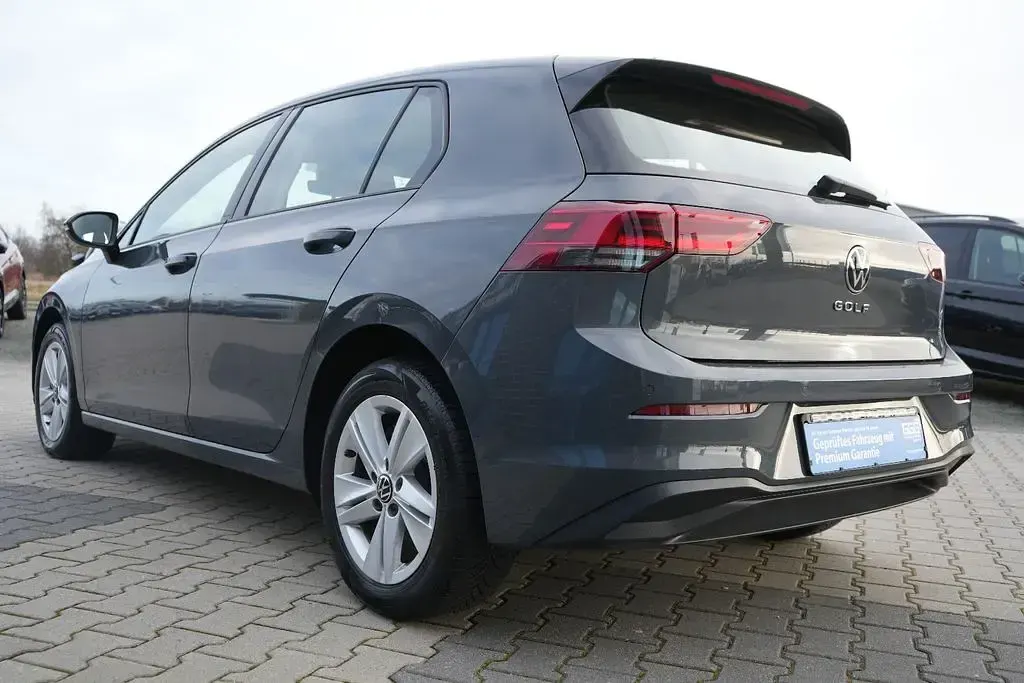Gebraucht VW Golf VIII 110 PS (80 kW) 2024 Grau Limousine