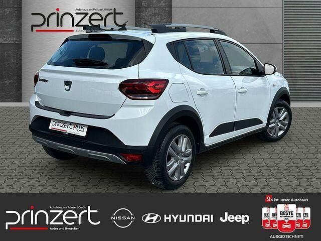 Gebraucht Dacia Sandero Comfort 101 PS (74 kW) 2022 Gletscherweiss Kleinwagen