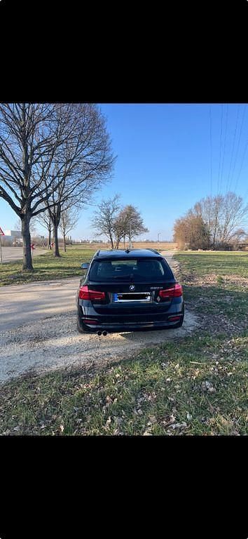 Używany BMW 320 Advantage 190 KM (139 kW) 2019 Czarny Kombi