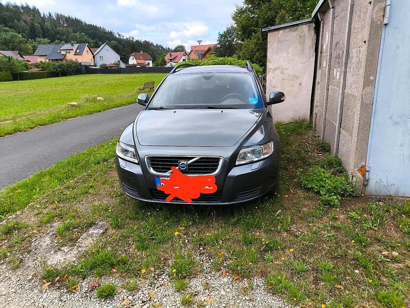 Silber Gebraucht 2009 Volvo V50 Kombi | 1.300 € - Bild 1/4