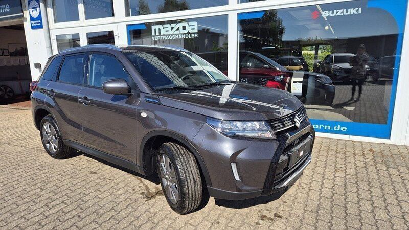 Titan dark gray pearl metallic Neu 2025 Suzuki Vitara Comfort SUV | 22.990 € (Guter Preis) - Bild 1/4