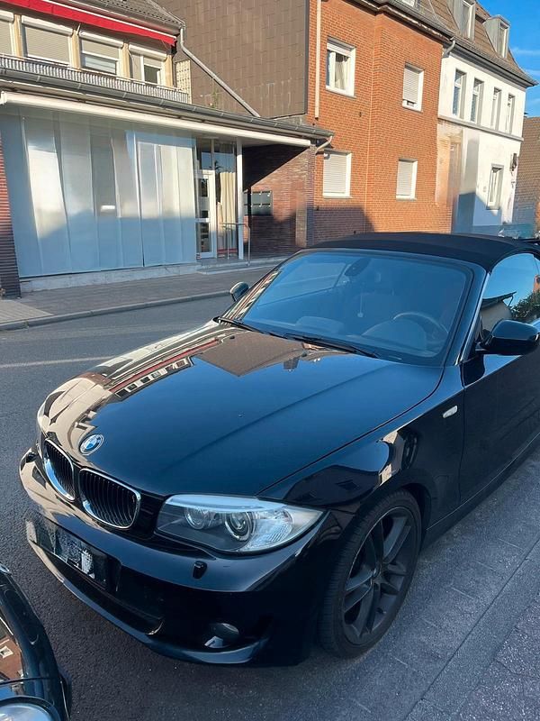 Schwarz Gebraucht 2011 BMW 118 Cabriolet Cabrio | 5.500 € (Fairer Preis) - Bild 1/4