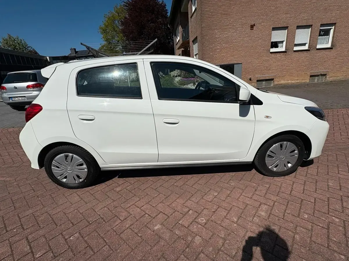 Gebraucht Mitsubishi Space Star 71 PS (52 kW) 2021 Weiß Kleinwagen