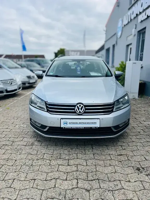 Gebraucht VW Passat Trendline 140 PS (102 kW) 2012 Silber Kombi