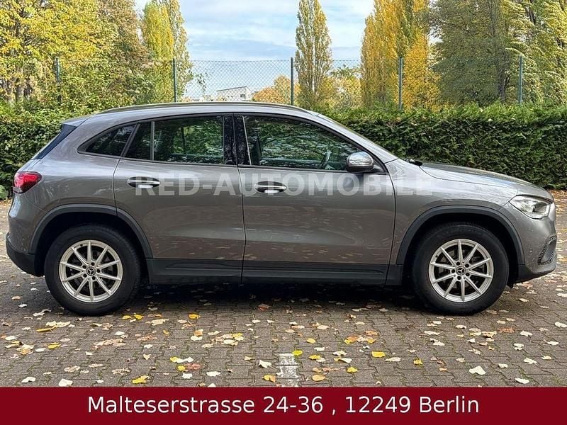 Gebraucht Mercedes GLA200 163 PS (119 kW) 2021 Grau SUV