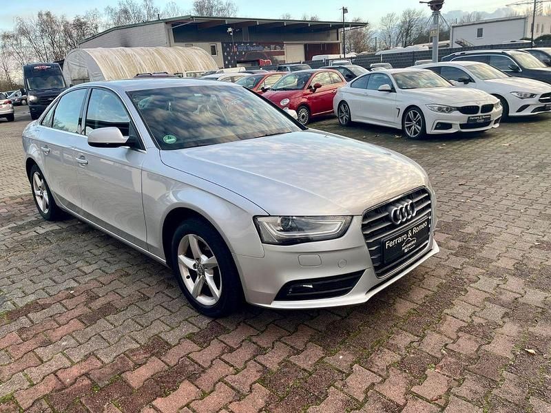 Gebraucht Audi A4 Ambiente 170 PS (125 kW) 2012 Silber Limousine