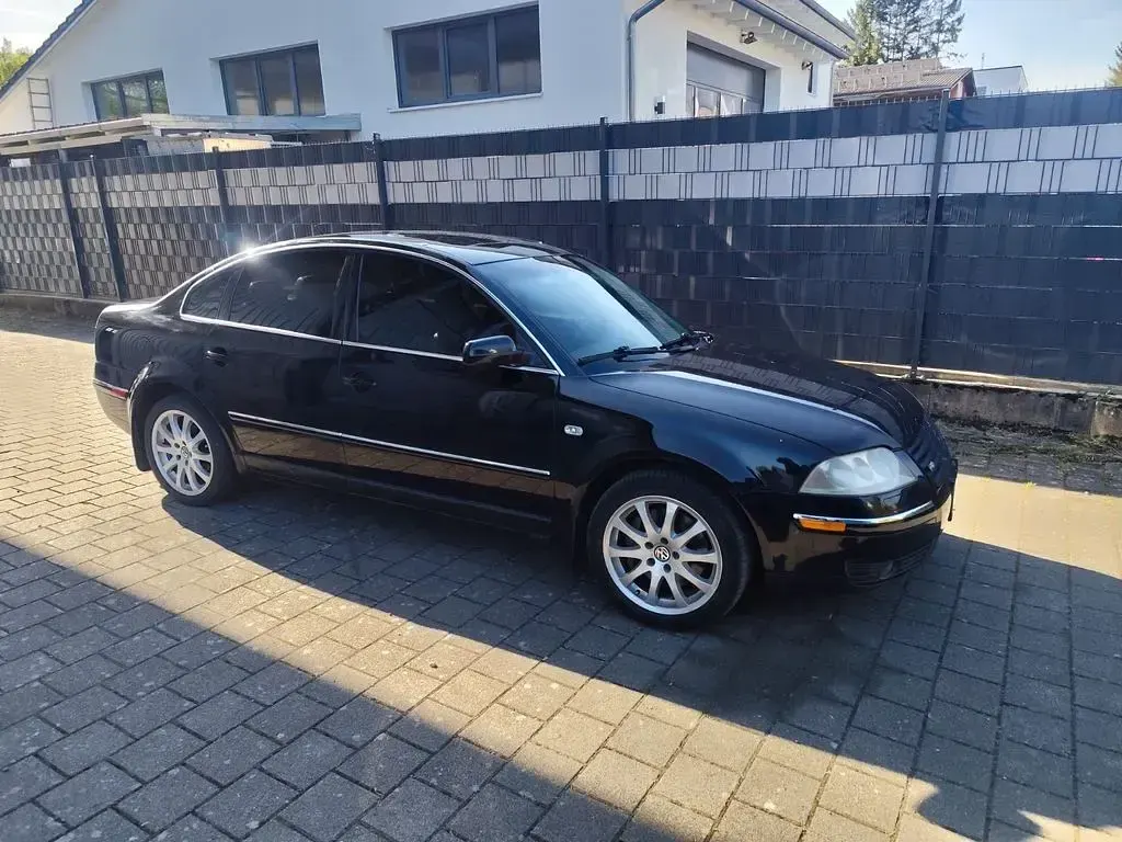 Usata VW Passat 275 CV (202 kW) 2004 Nero Berlina